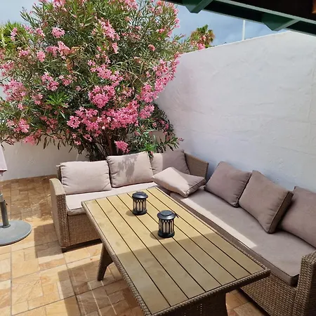 Casa Playa Chica Lanzarote * بويرتو ذيل كارمين